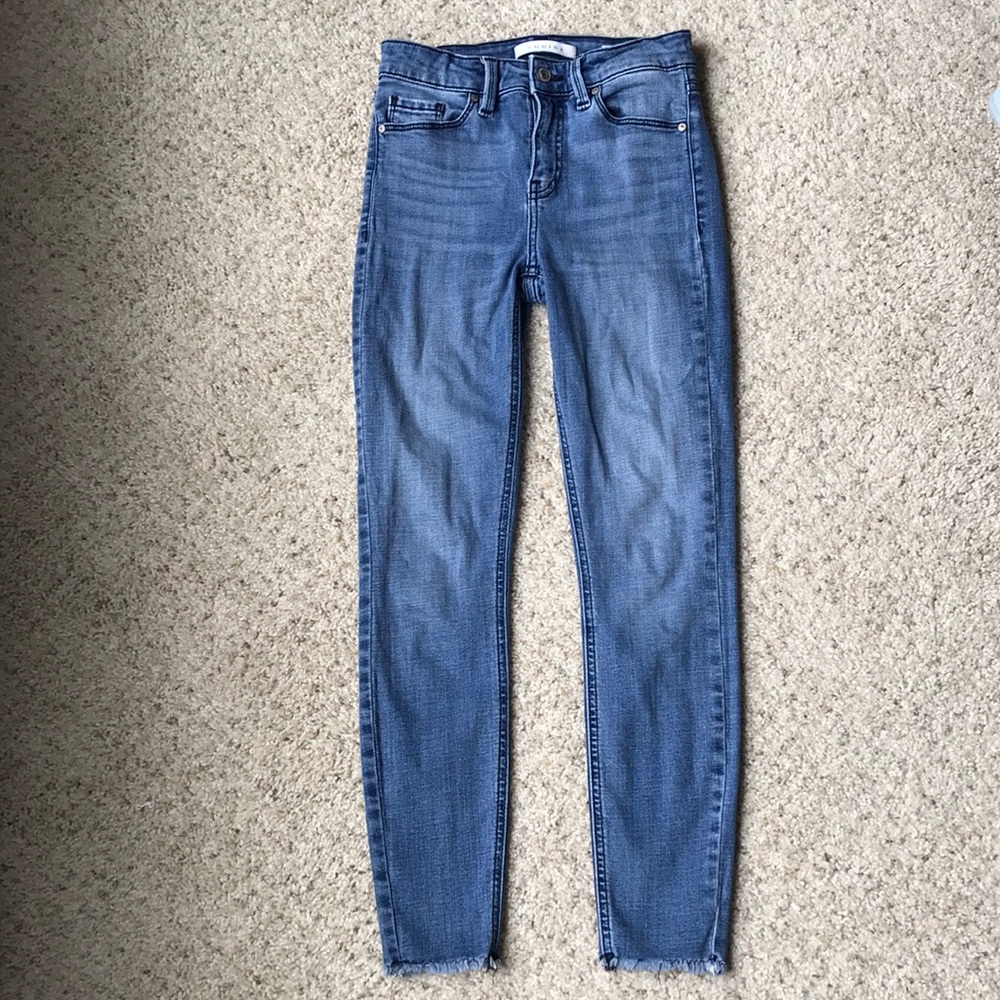 Eunina jeans size 3! Fit between 2-4